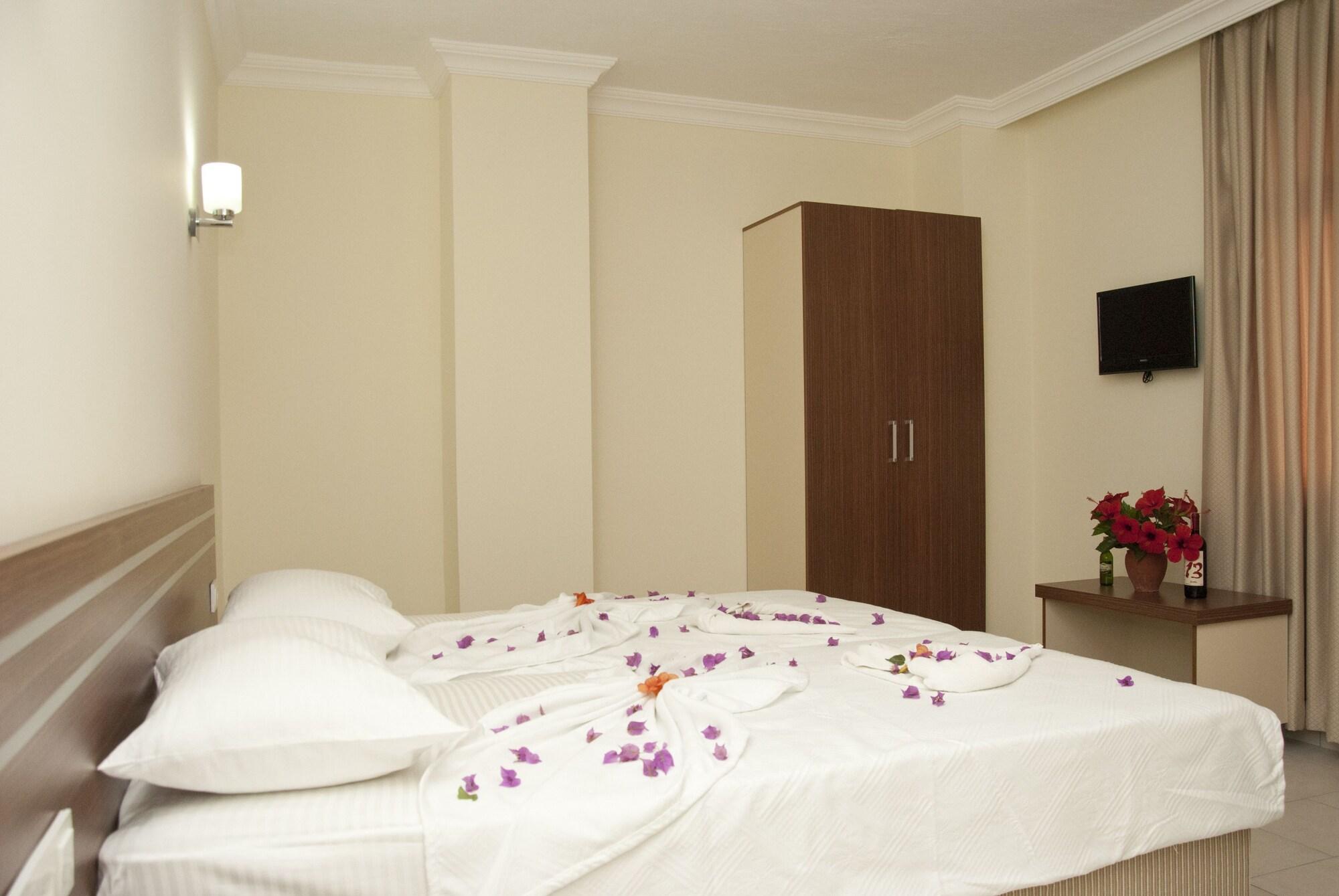 Dynasty Side Hotel Bagian luar foto