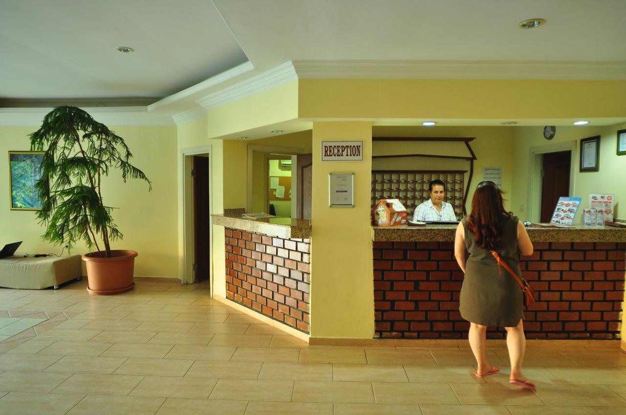 Dynasty Side Hotel Bagian luar foto